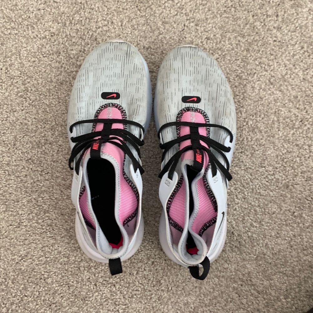nike flex contact light blue and pink tennis shoes size 8